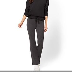 NY & C Gray Yoga Bootcut Petite Pull On Pants NWT